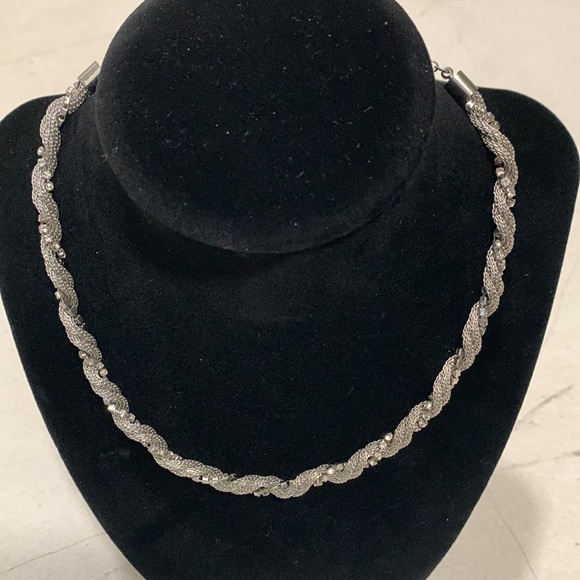 Metal wired with sparkly gem necklace - Picture 3 of 7